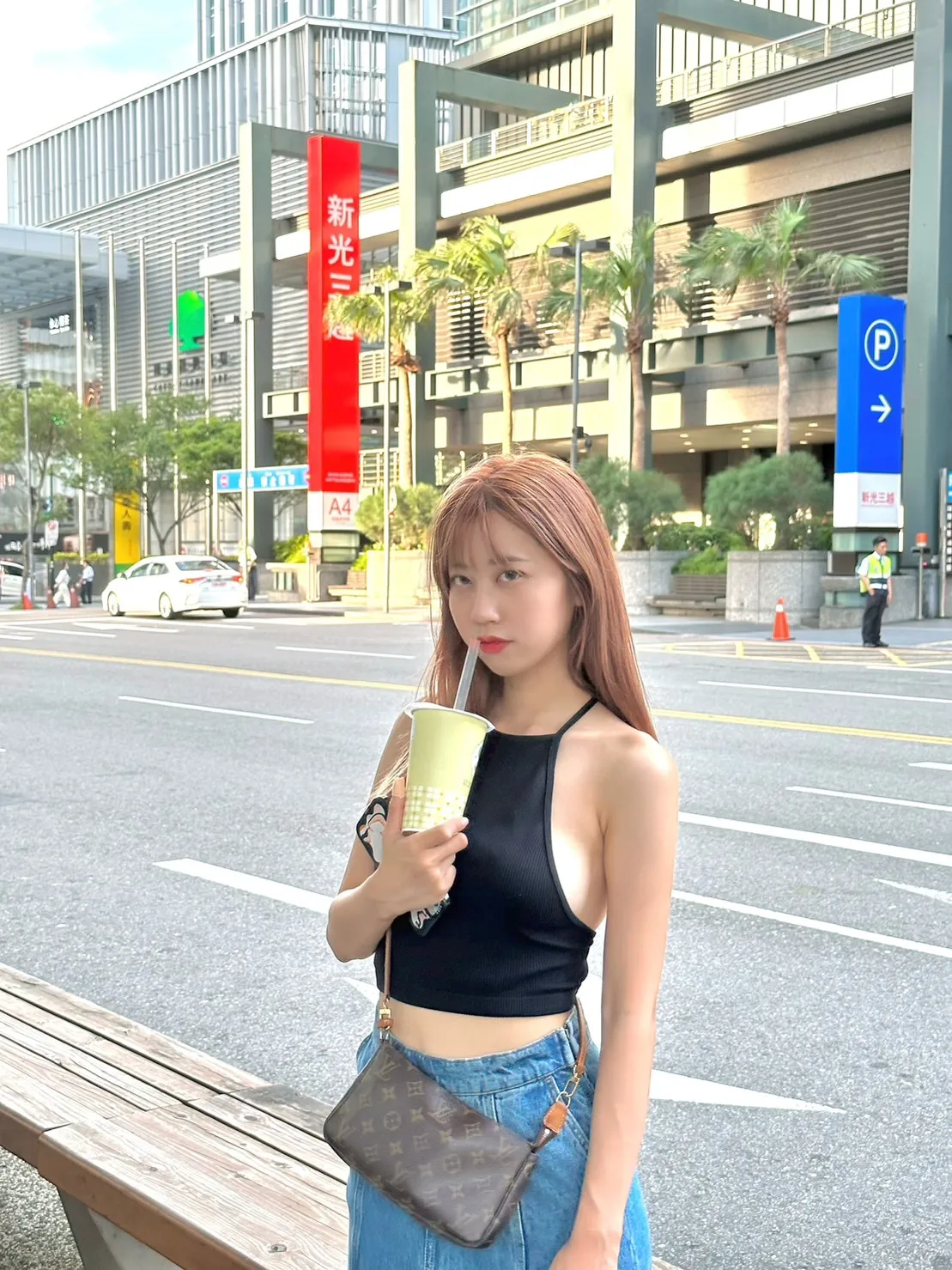 女生染髮